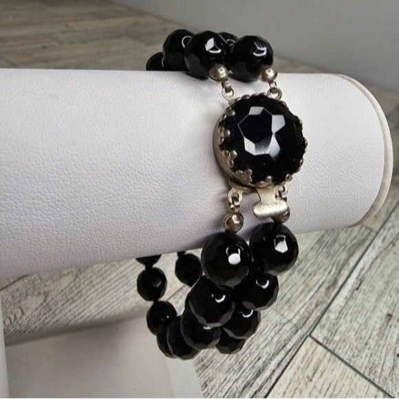 Vintage Made in Austria Black Double Strand Faceted Glass Bead Bracelet 7.5"L - Picture 2 of 5